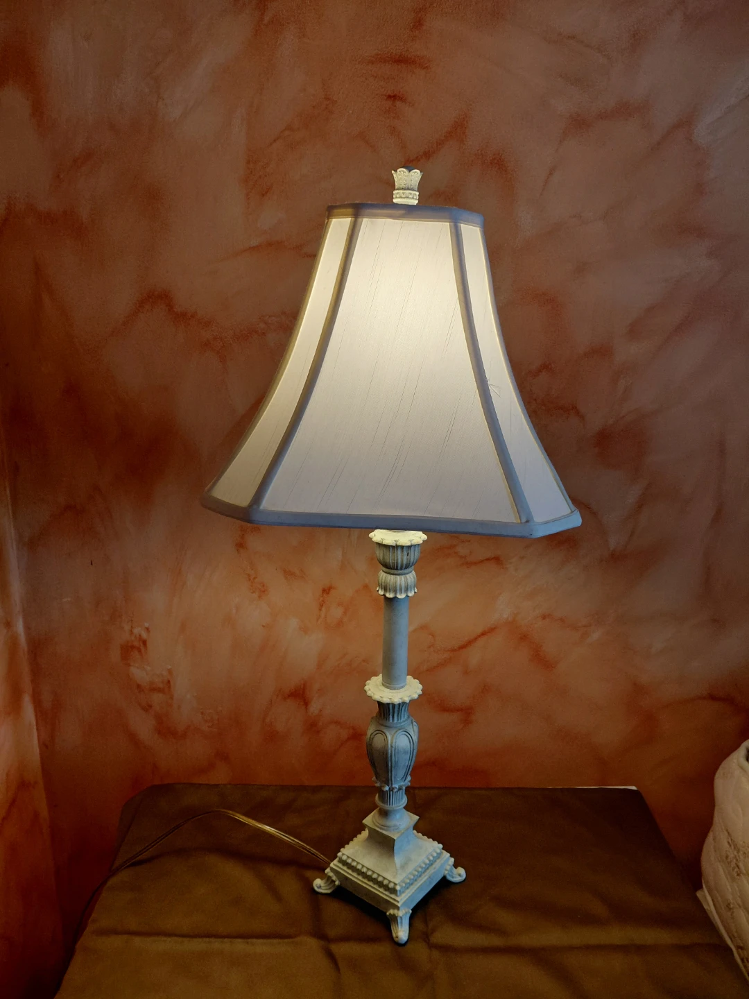 White Table Lamp - photo 3