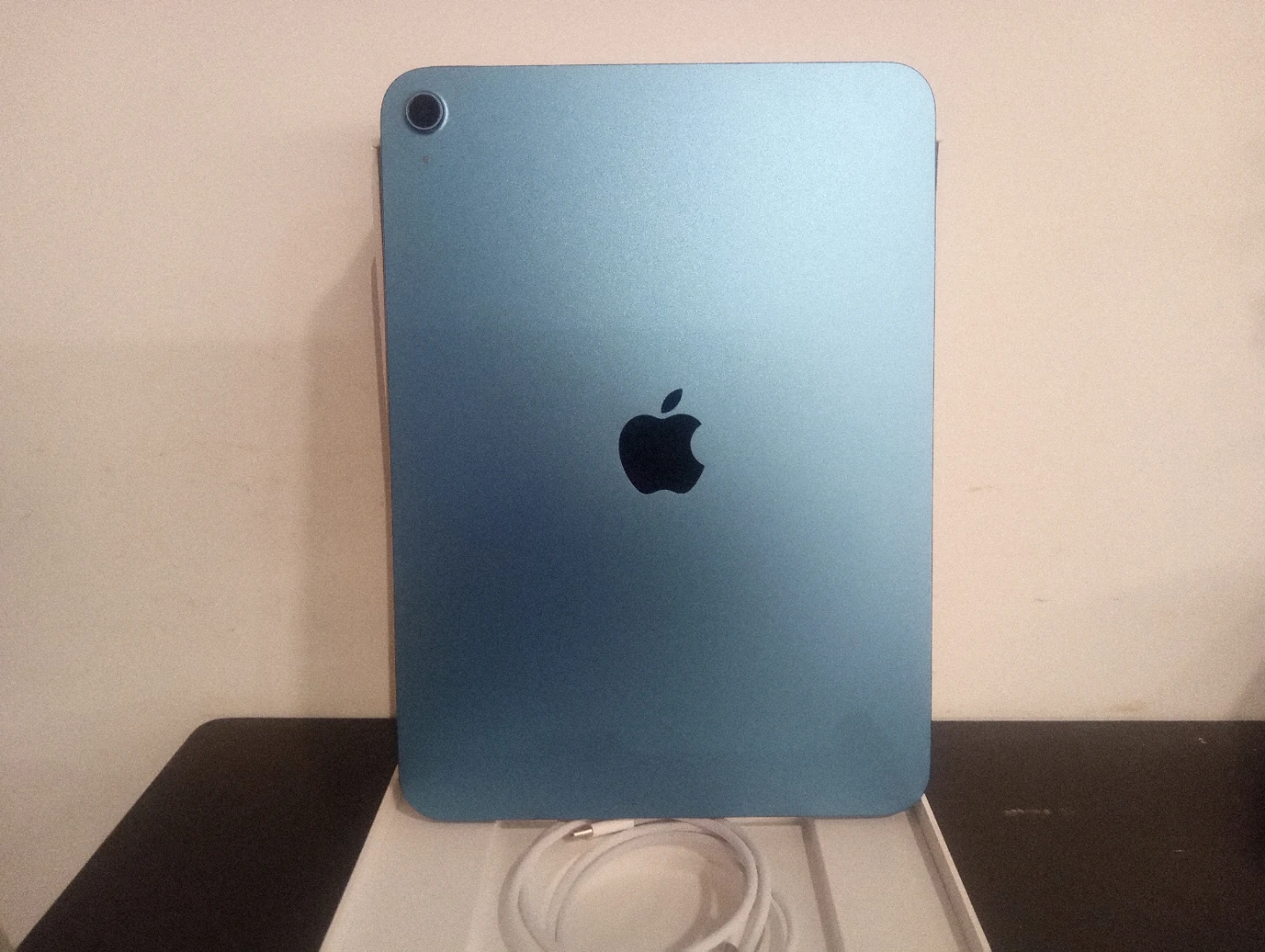 Apple iPad  2025 (Blue) brand New - never used - photo 2