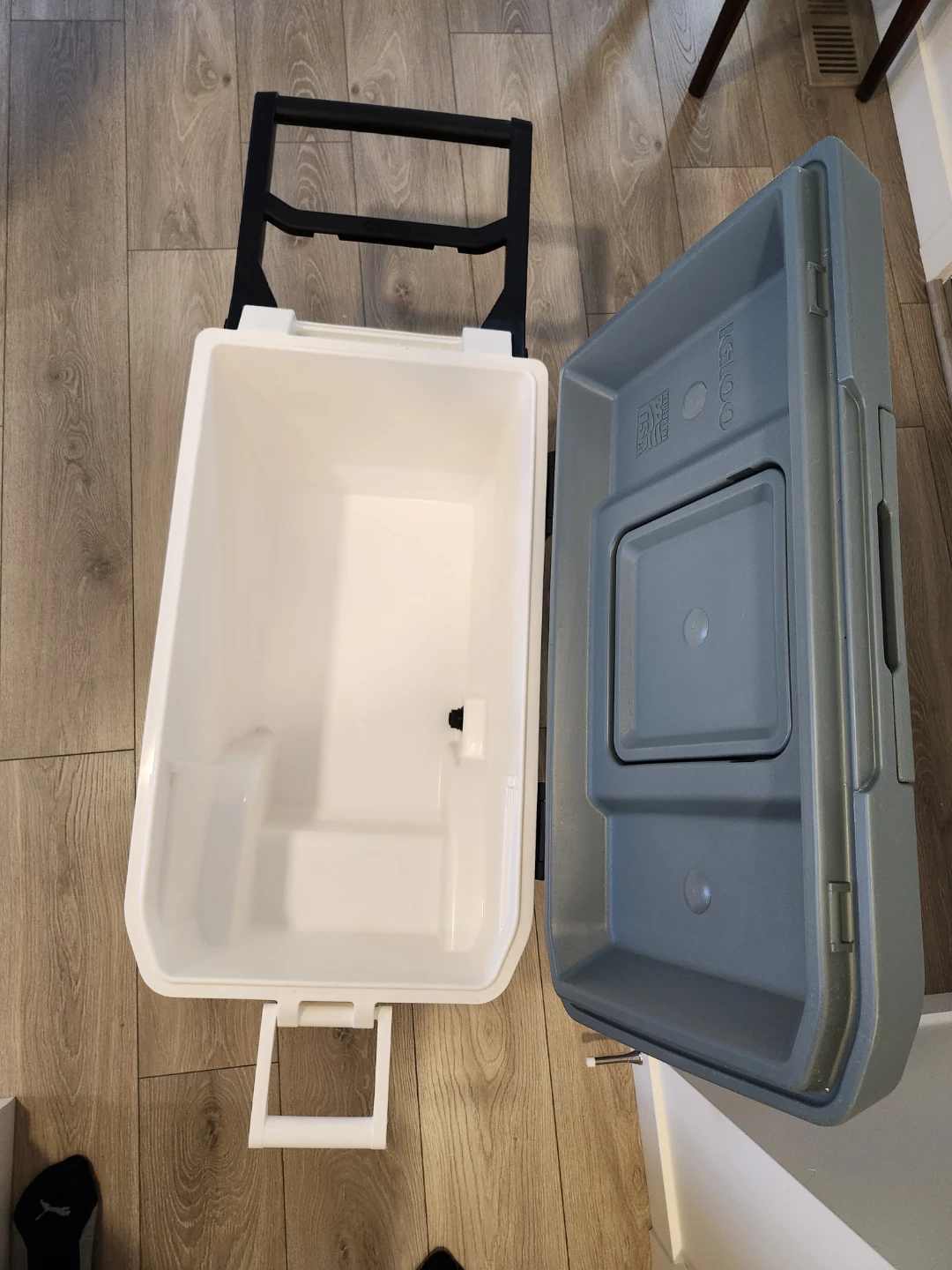 Igloo Maxcold 90 Qt Roller Cooler - photo 4