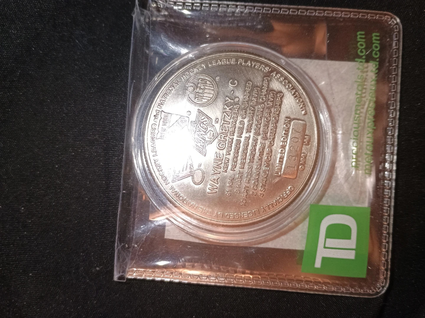 Wayne Gretzky Commemorative Retirement Medallion - - photo 3