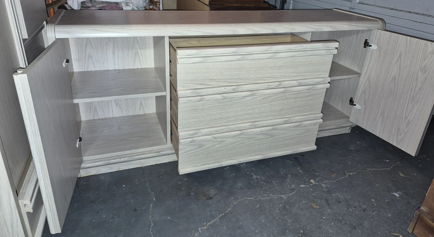 Light Wood Dresser with Drawers and Cabinets - photo 4