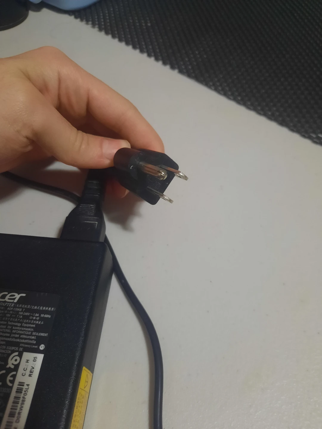 Acer ADP-135KB AC OEM Adapter Laptop Power Supply 19V 7.1A, 120W - photo 4