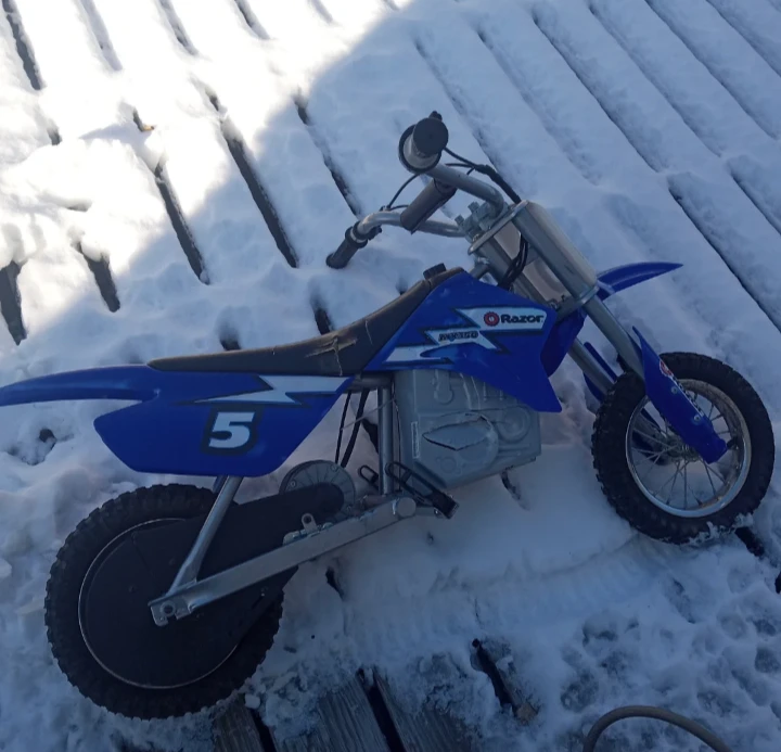 Razor MX350 Dirt Rocket Electric Bike - Blue - photo 2