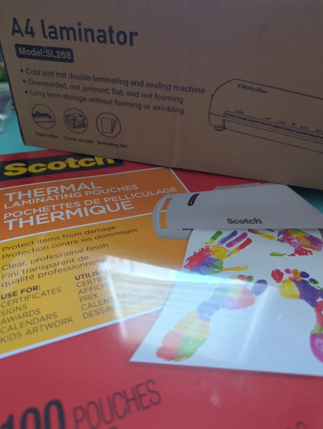A4 Laminator with Scotch Thermal Laminating Pouches