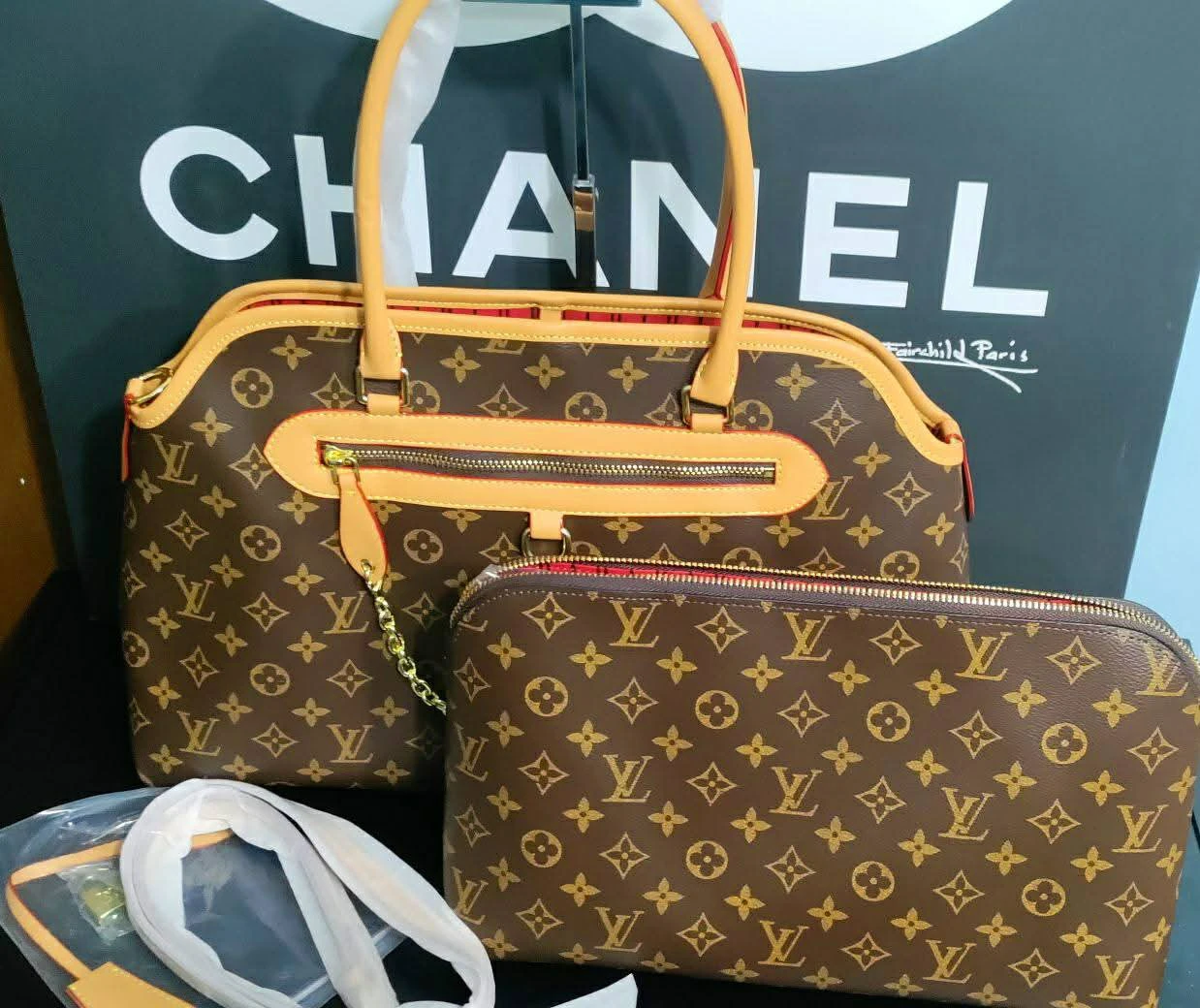 Louis Vuitton Monogram Speedy Bag with Pouch