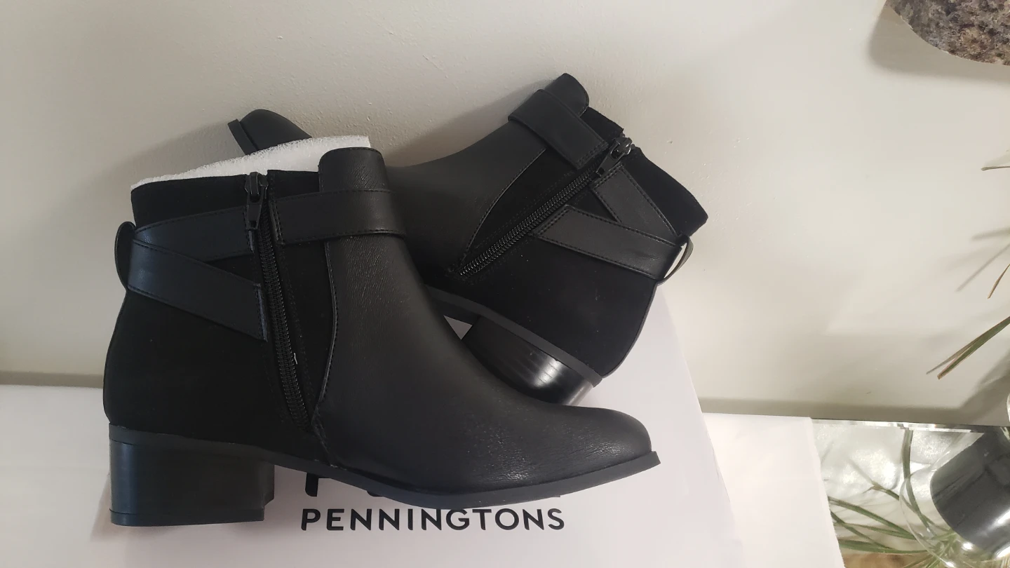 Brand new Pennington Women's Leather Ankle Black Boots