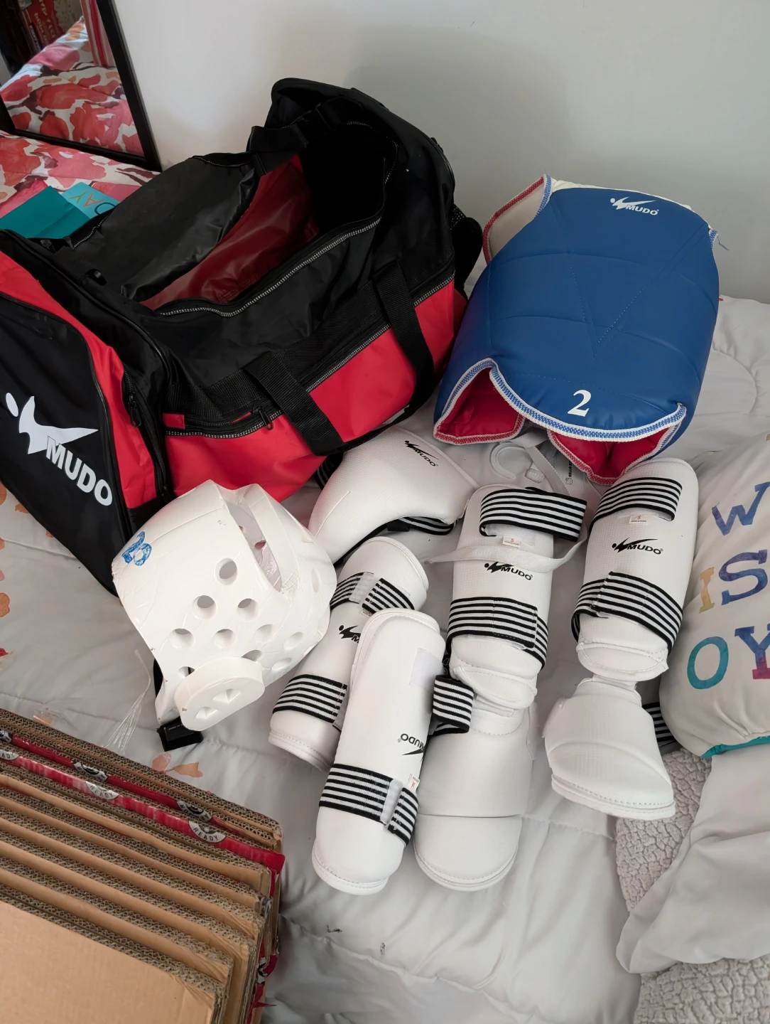 Mudo Martial Arts Gear Set with Bag