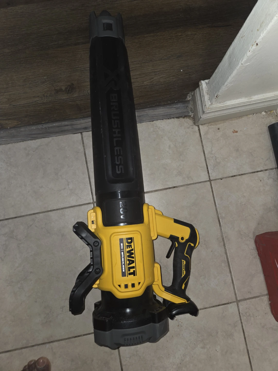 DEWALT 20V MAX Brushless Cordless Blower