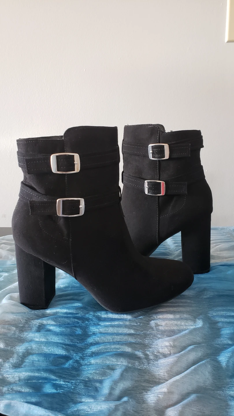 Black faux suede ankle boots x2 - photo 2