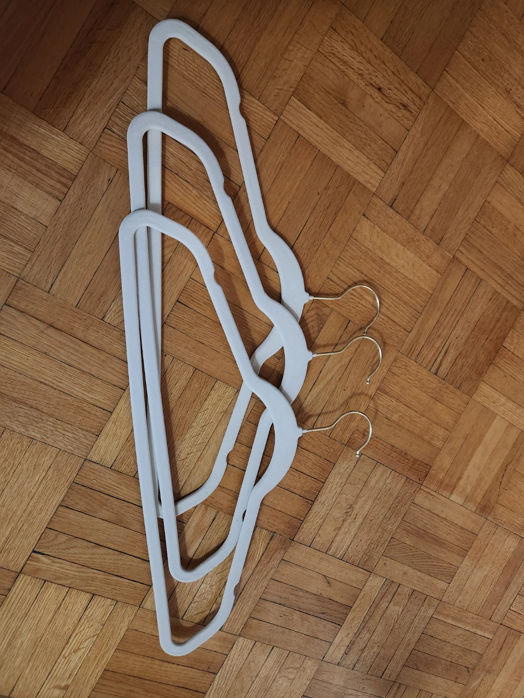 White Velvet Hangers (Set of 29)