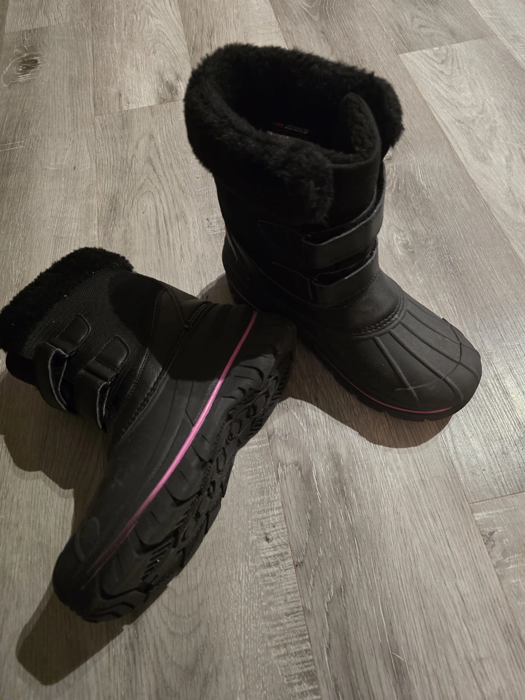 Black winter boots with pink accents - photo 2