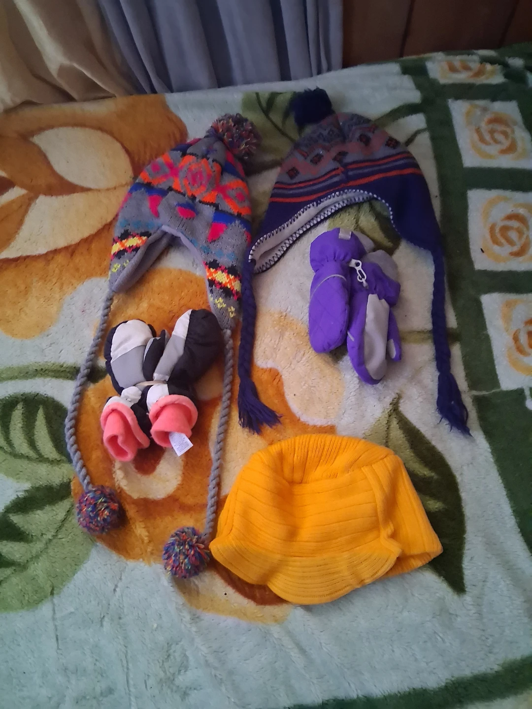 Kids Winter Hat and Mitten Set