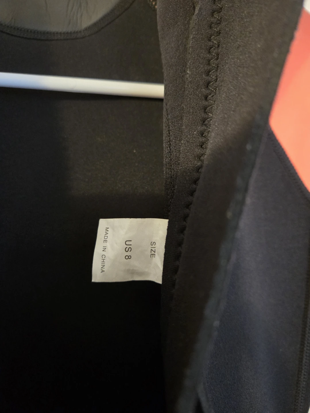Lemorecn Long sleeves Women's Wetsuit (Black and Orange) Size 8 - photo 5
