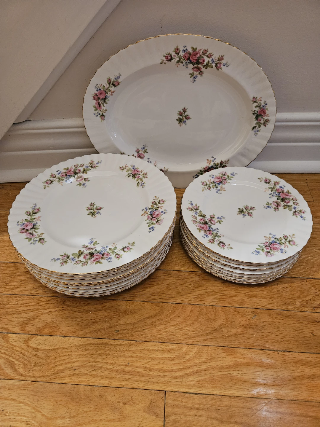 Royal Albert "Moss Rose" Bone China Tea Set - photo 4