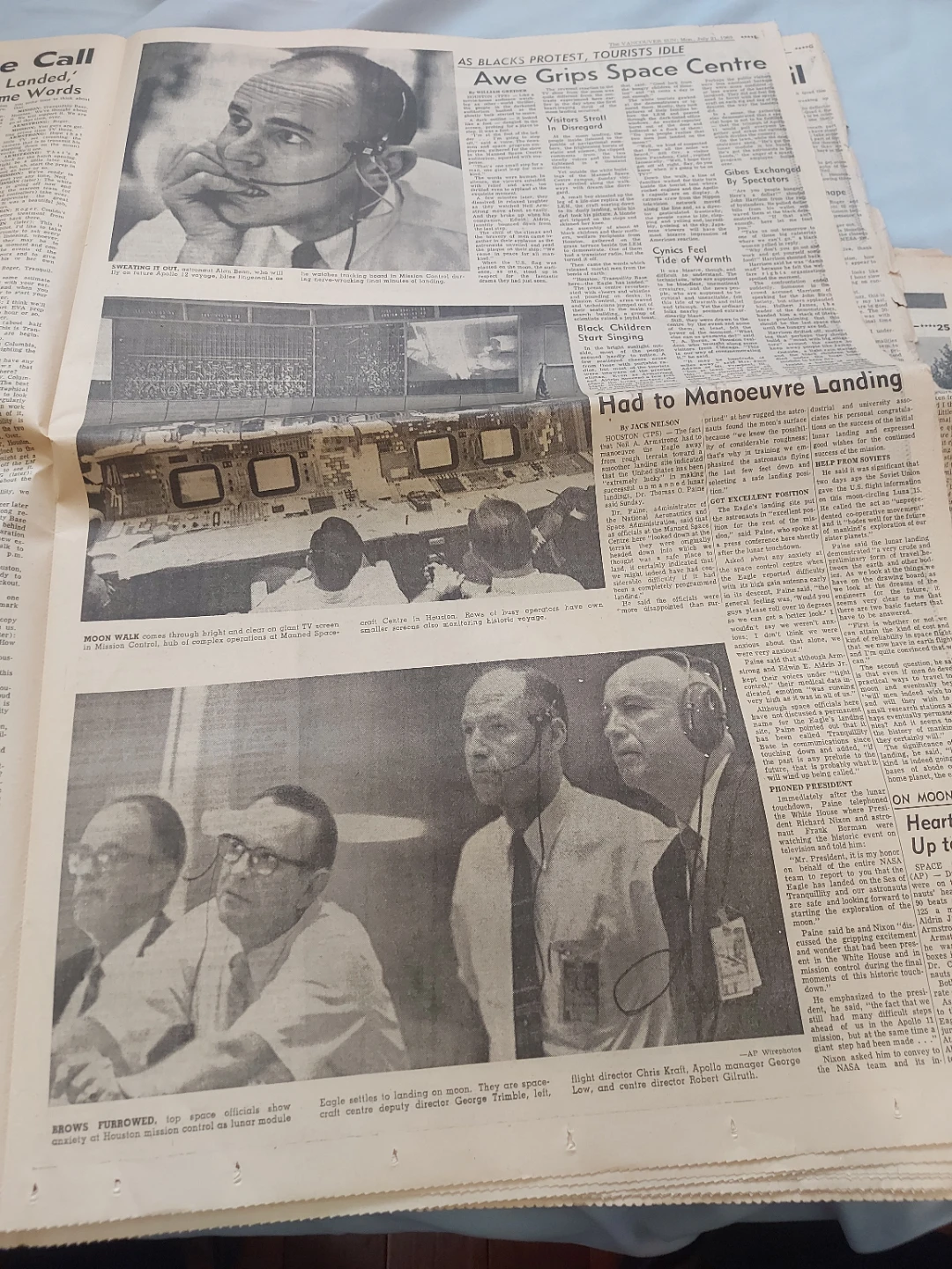 Vintage July 20, 1969 Moon Landing Newspaper - photo 4