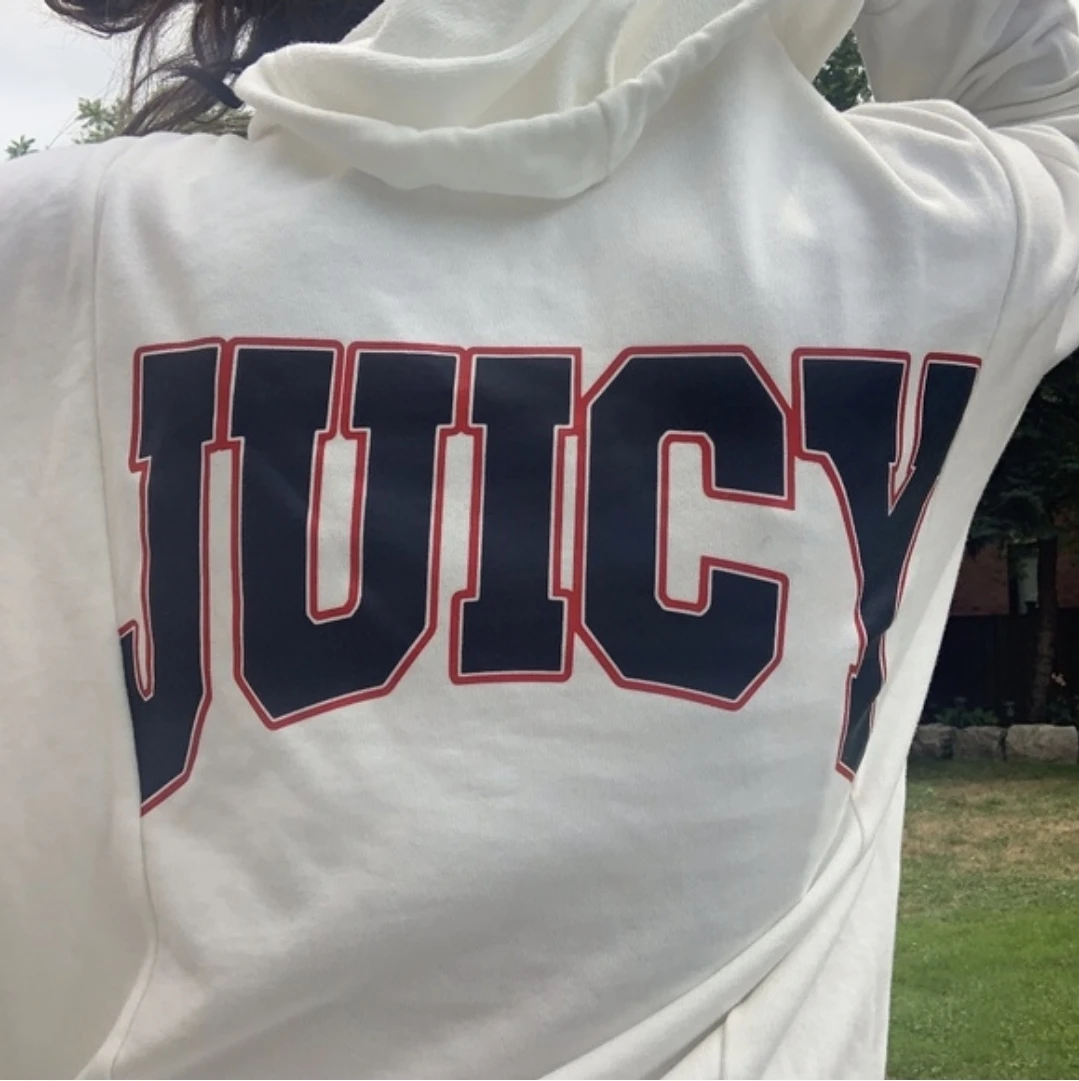 Juicy Couture White Hoodie 🧡