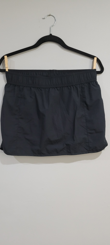 Small Columbia Women's Black Omni-Wick Skort