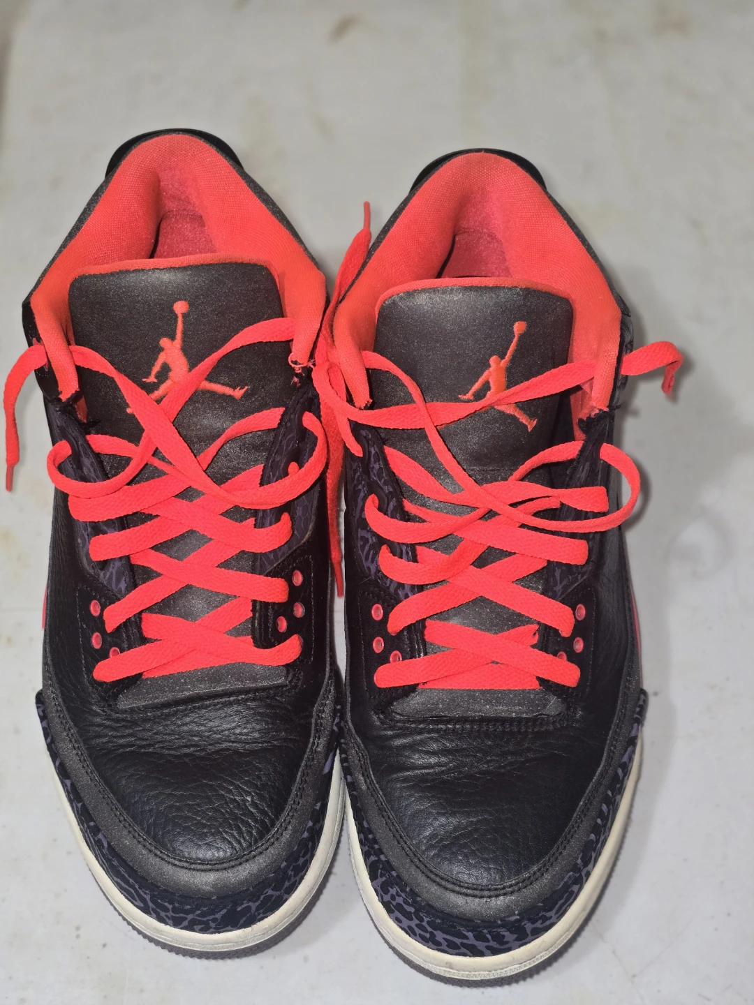 Air Jordan 3 Retro Men's Size 9 Black Crimson Elephant Print