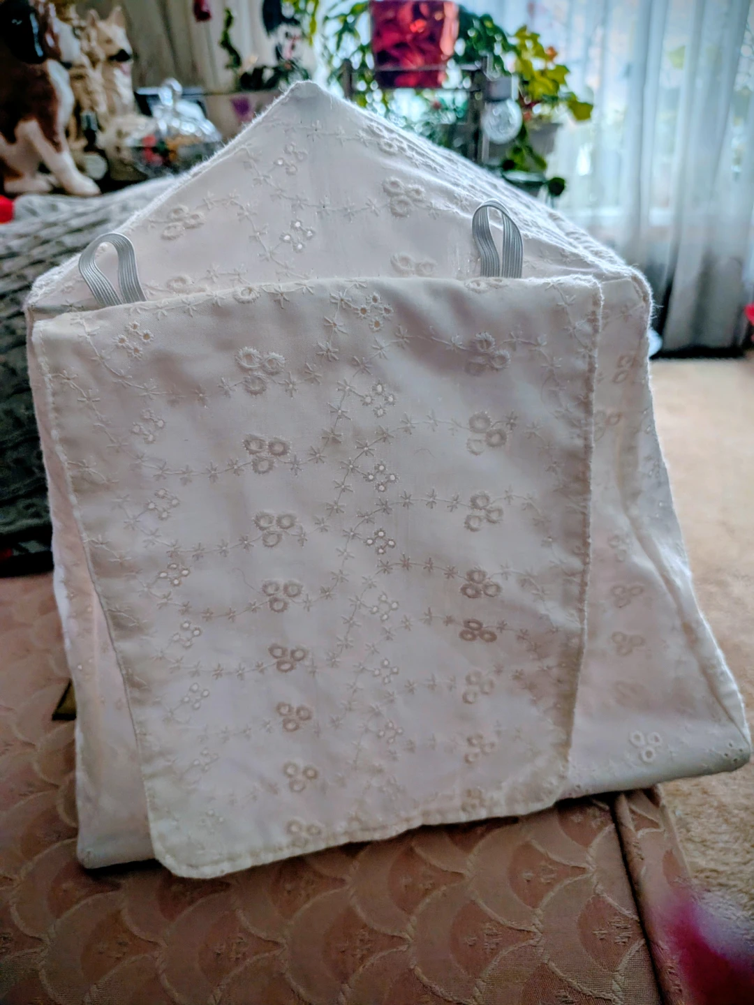 White Eyelet Barbie campingTent 2 sleeping bags