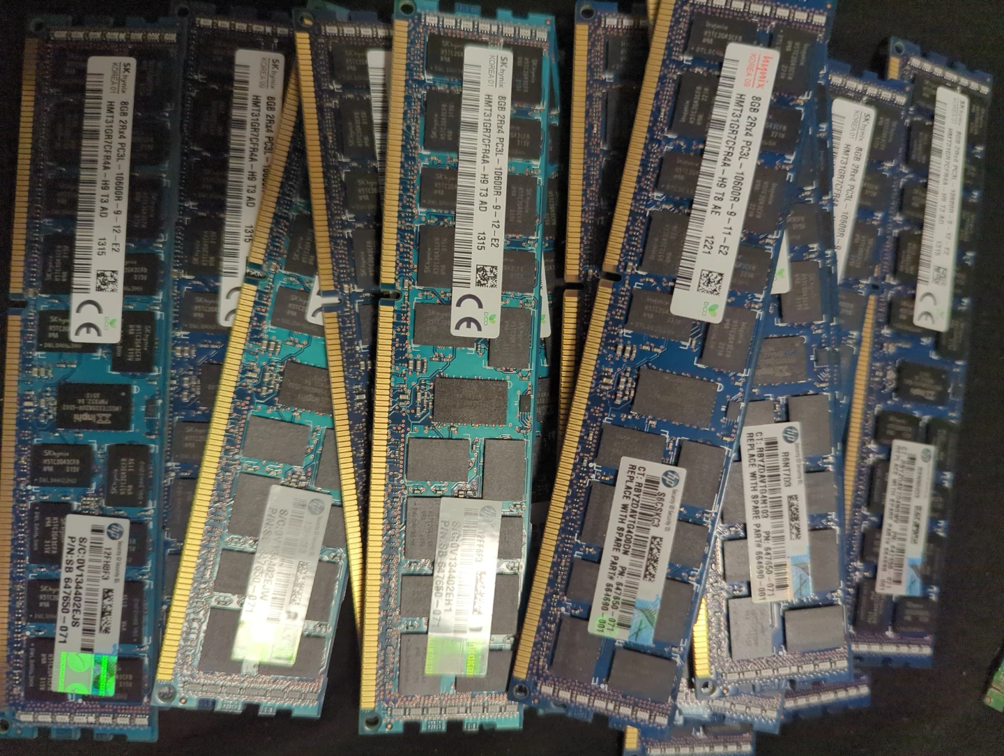 SK Hynix 8GB DDR3 PC3L-10600R RAM - photo 2