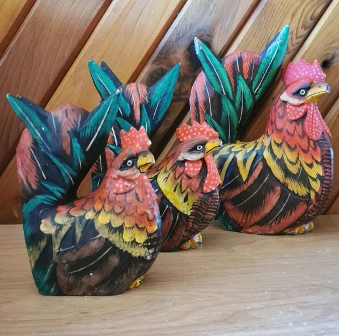 Vintage Handcarved Rooster with Chickens - photo 4
