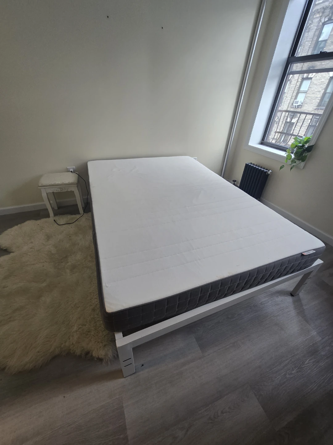 White Metal Bed Frame with Mattress (full size)