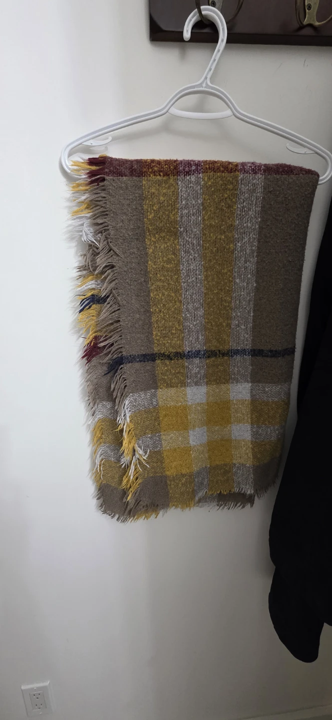 Large Thick Scarf for Sale – Perfect for Winter🥕
