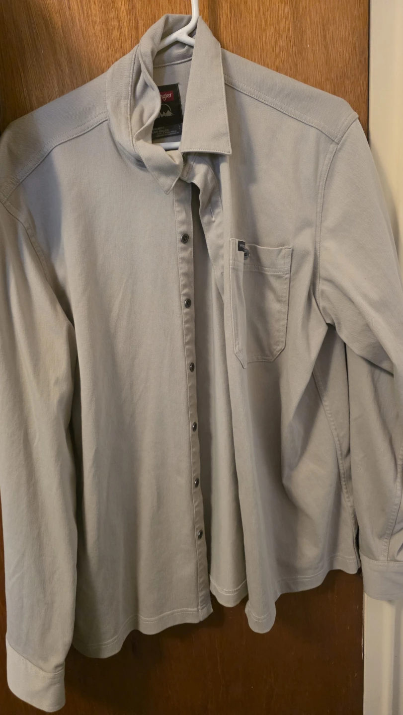 Wrangler Regular Fit Long Sleeve Button-Up Shirt