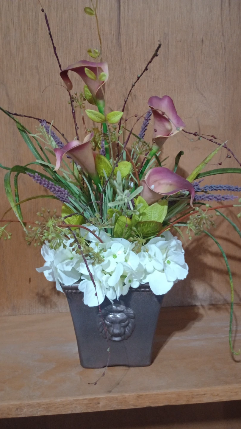Artificial Calla Lily and Lavender Arrangement in Lion Head Vase - photo 2