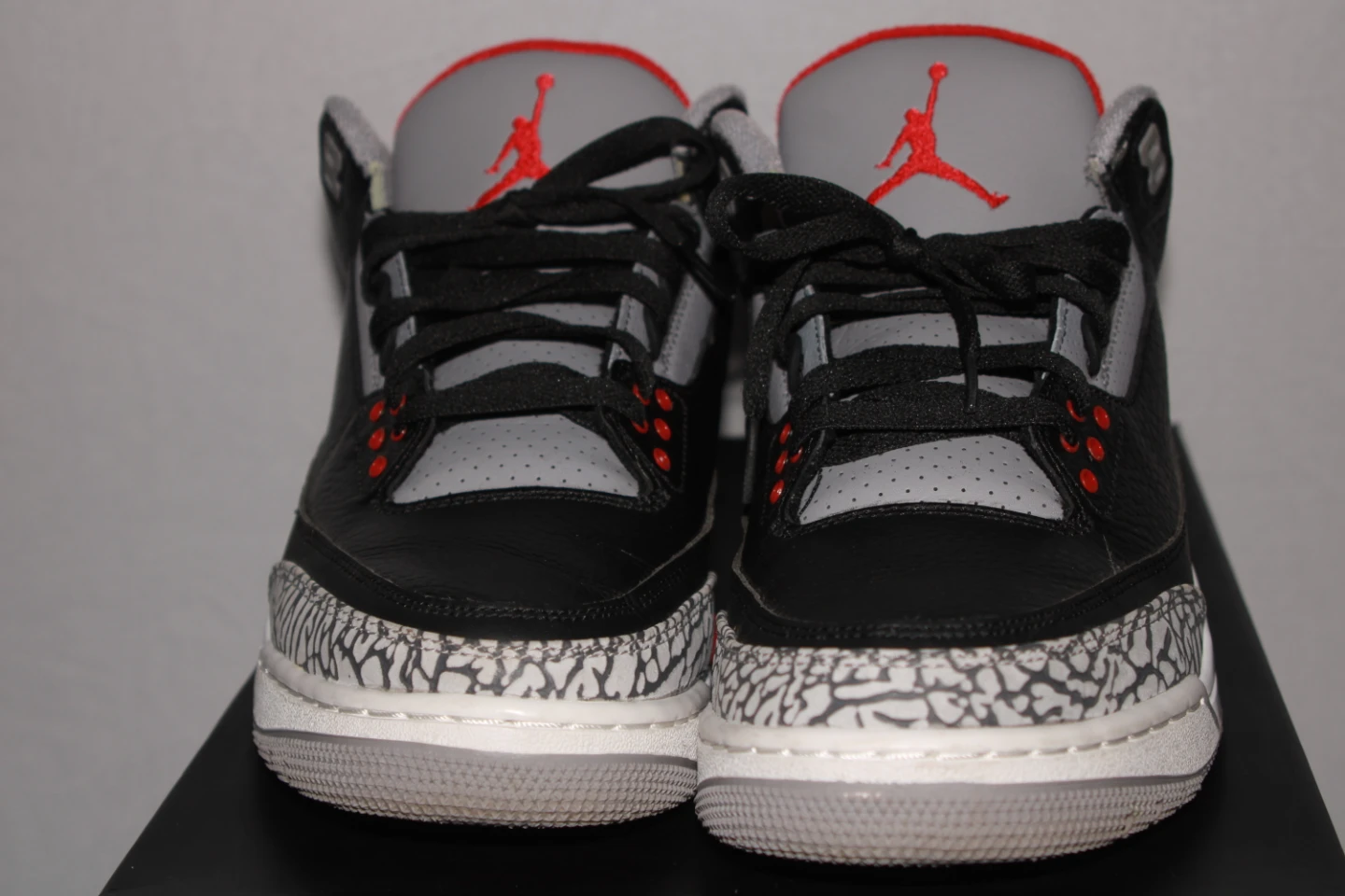 Air Jordan 3 black cement 2018 - photo 2