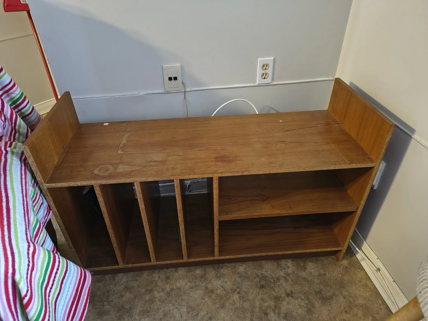 🛋️ Wooden Bench with Storage Shelves