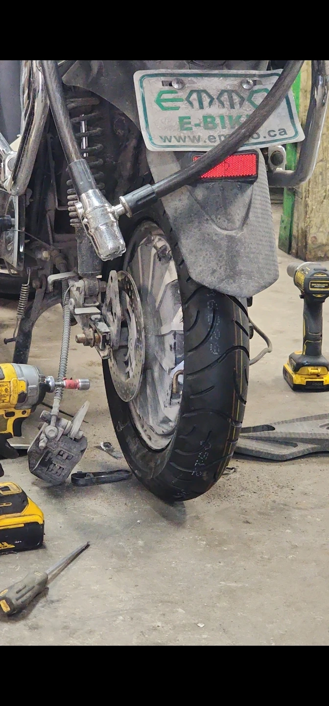 Emmo hornet 60V 200km range 2 batteries - photo 3