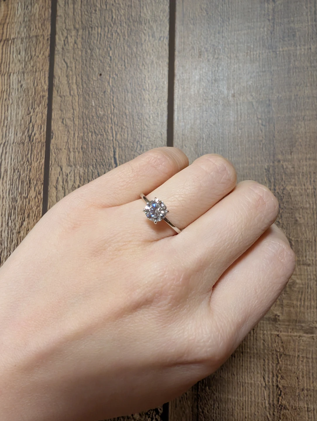 Cute 1ct moissanite ring with hidden neck crown - size 5.5