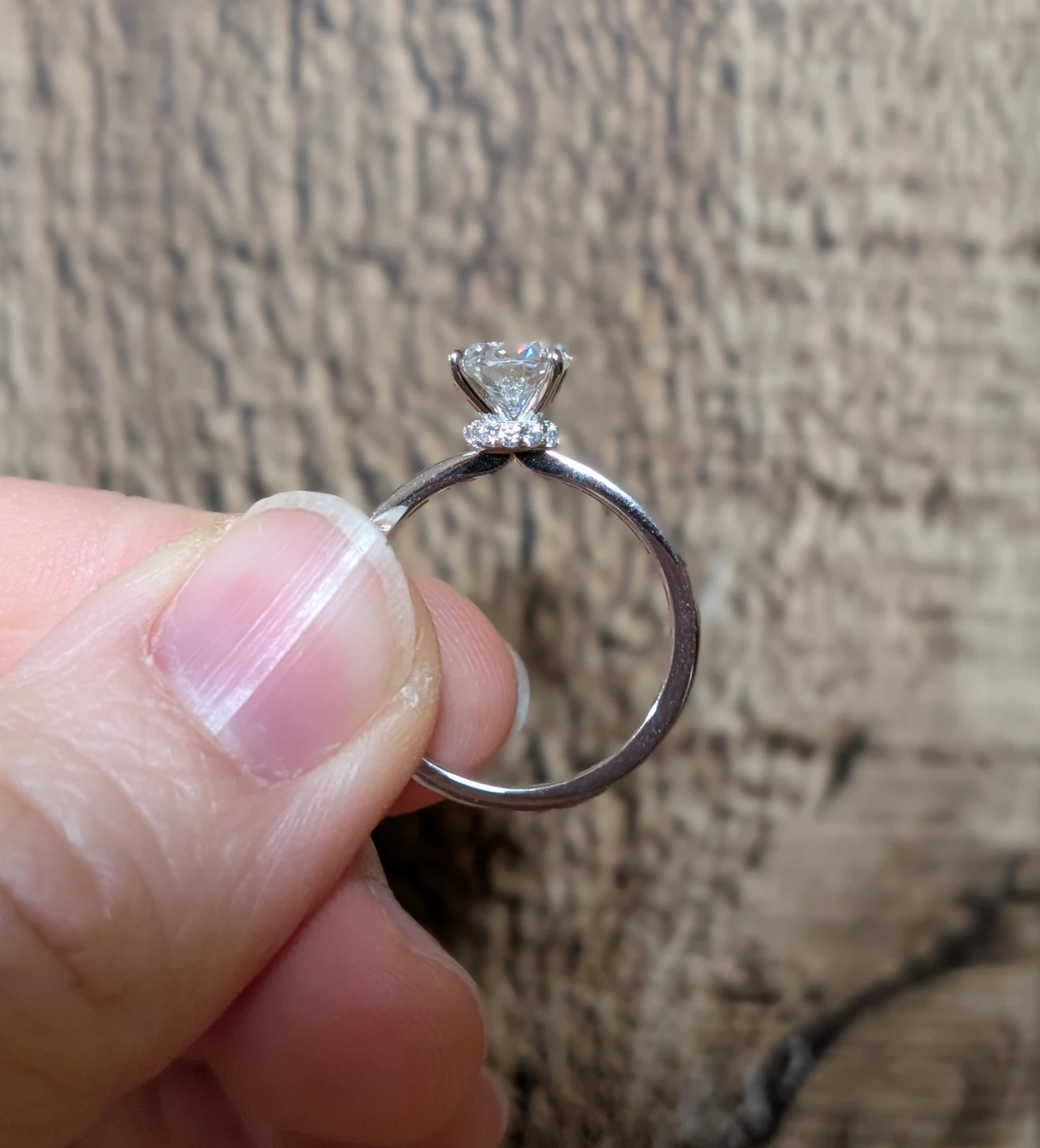 Cute 1ct moissanite ring with hidden neck crown - size 5.5 - photo 2