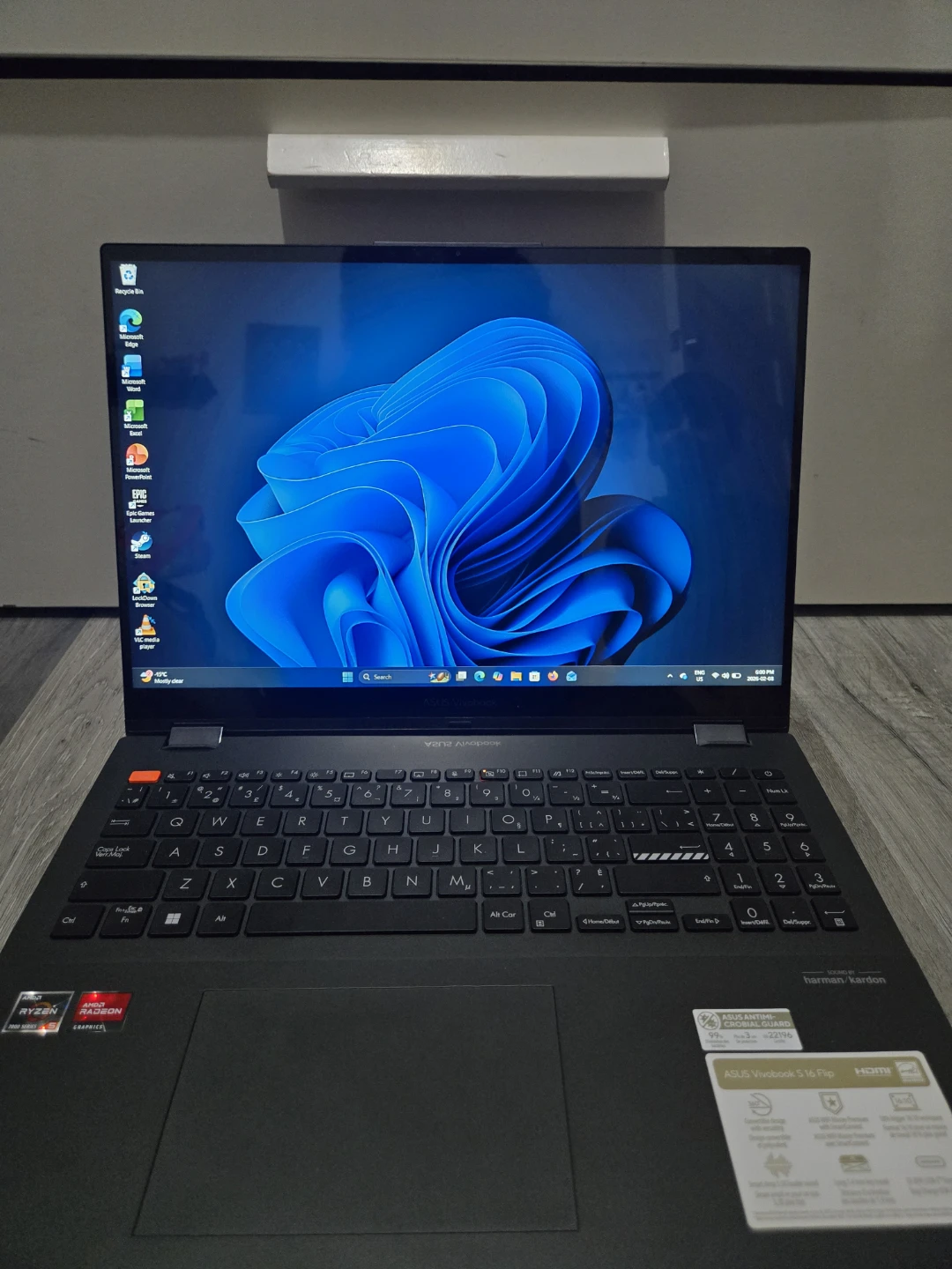 ASUS Vivobook Flip 16 Laptop - photo 2