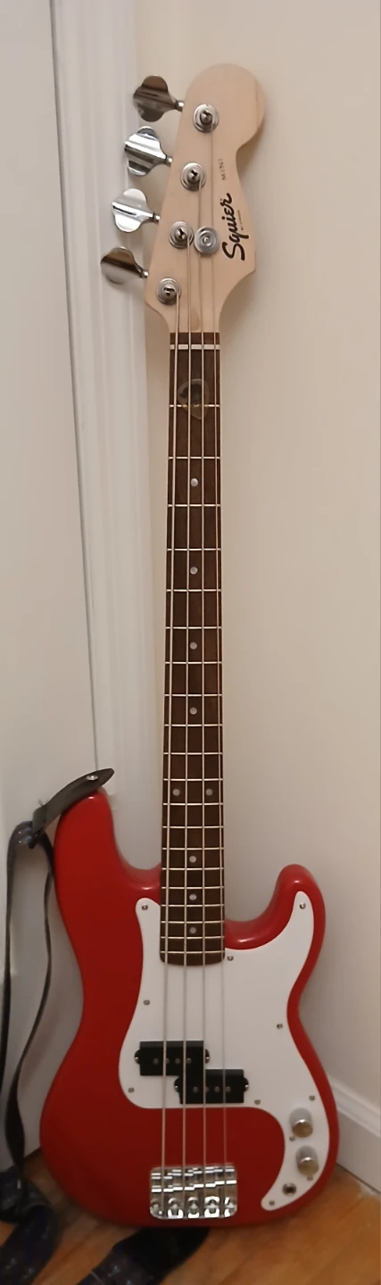 Squier Mini Precision Bass Dalota Red - photo 2