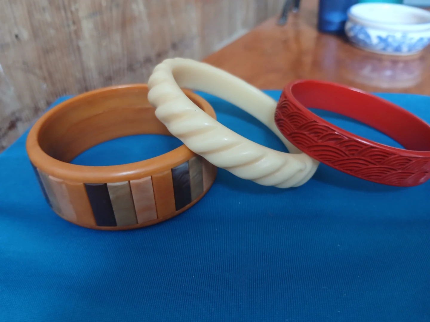 🥕 3 vintage bangles