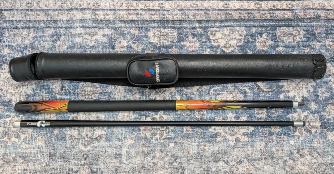 Sportcraft Fiber Glass Pool Cue with Flames Design and Case - photo 3