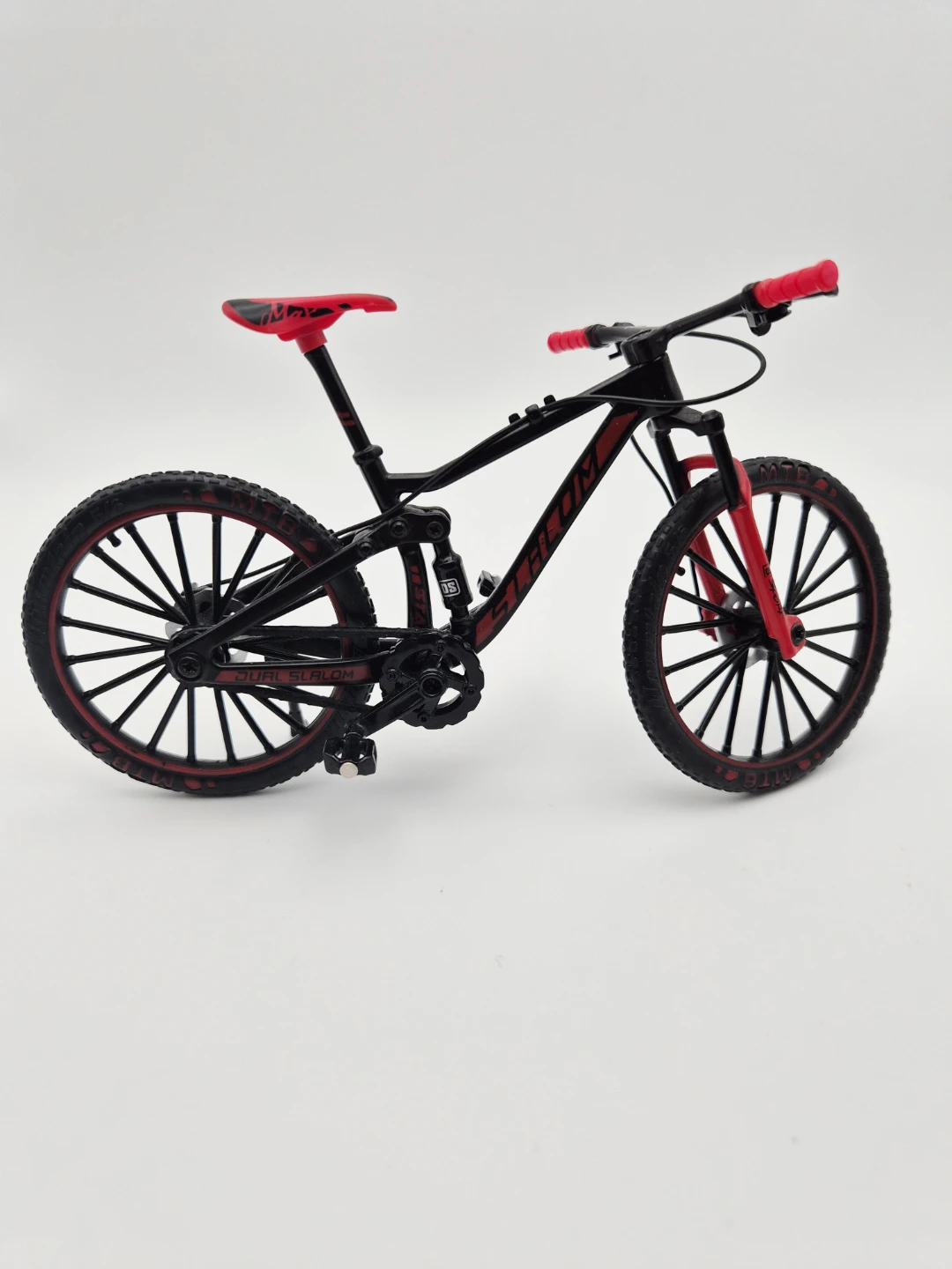 🤩 🚲 Black and Red Toy Mountain Bike