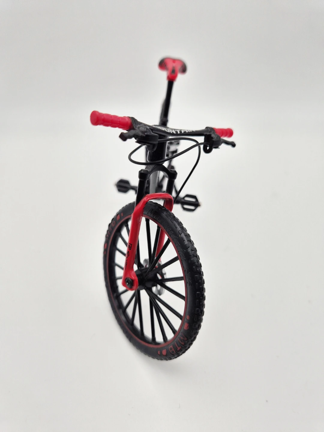 🤩 🚲 Black and Red Toy Mountain Bike - photo 3