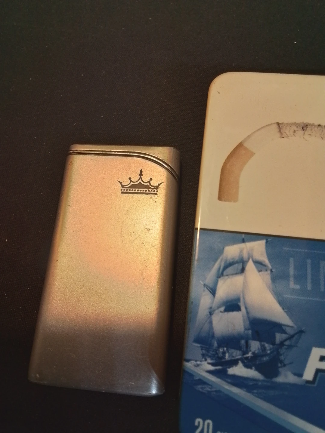 Player's Light Cigarette Case with Two Lighters - photo 2