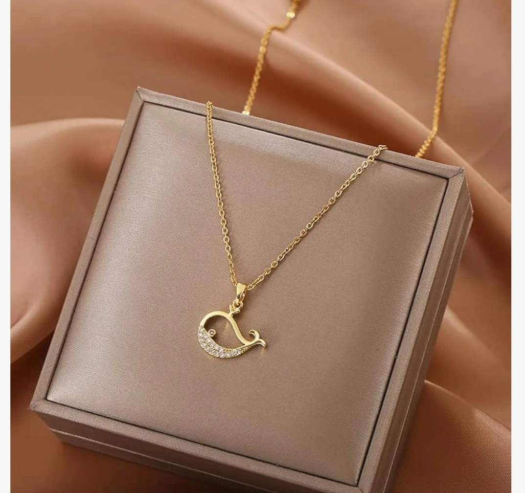 Gold Whale Pendant Necklace(new)