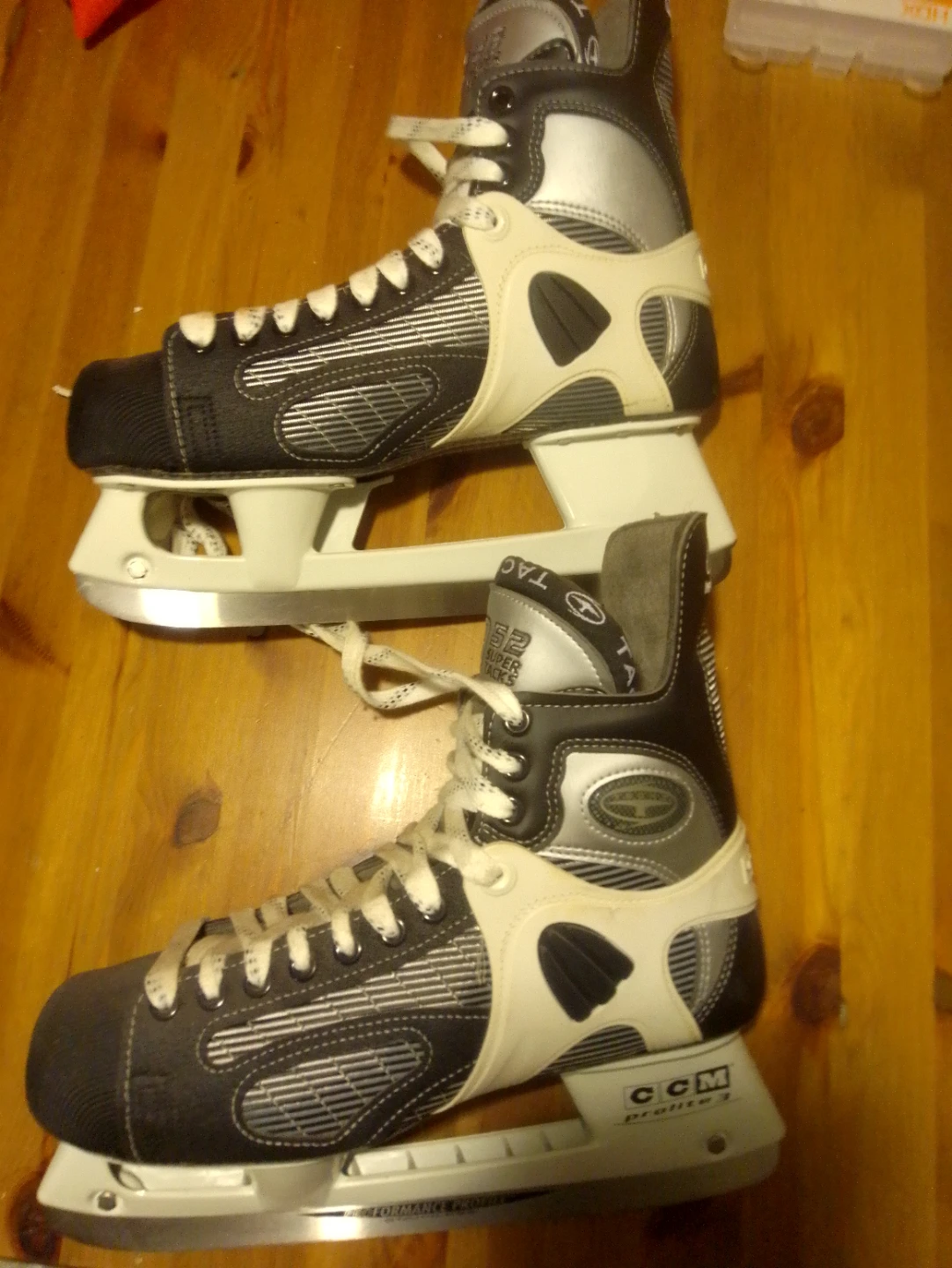 CCM 52 Super Tacks Prolite 3 Hockey Skates Size 11