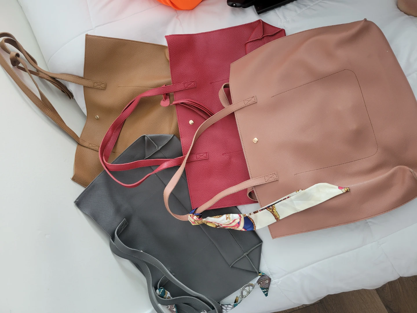 Set of 4 Faux Leather Tote Bags - photo 2