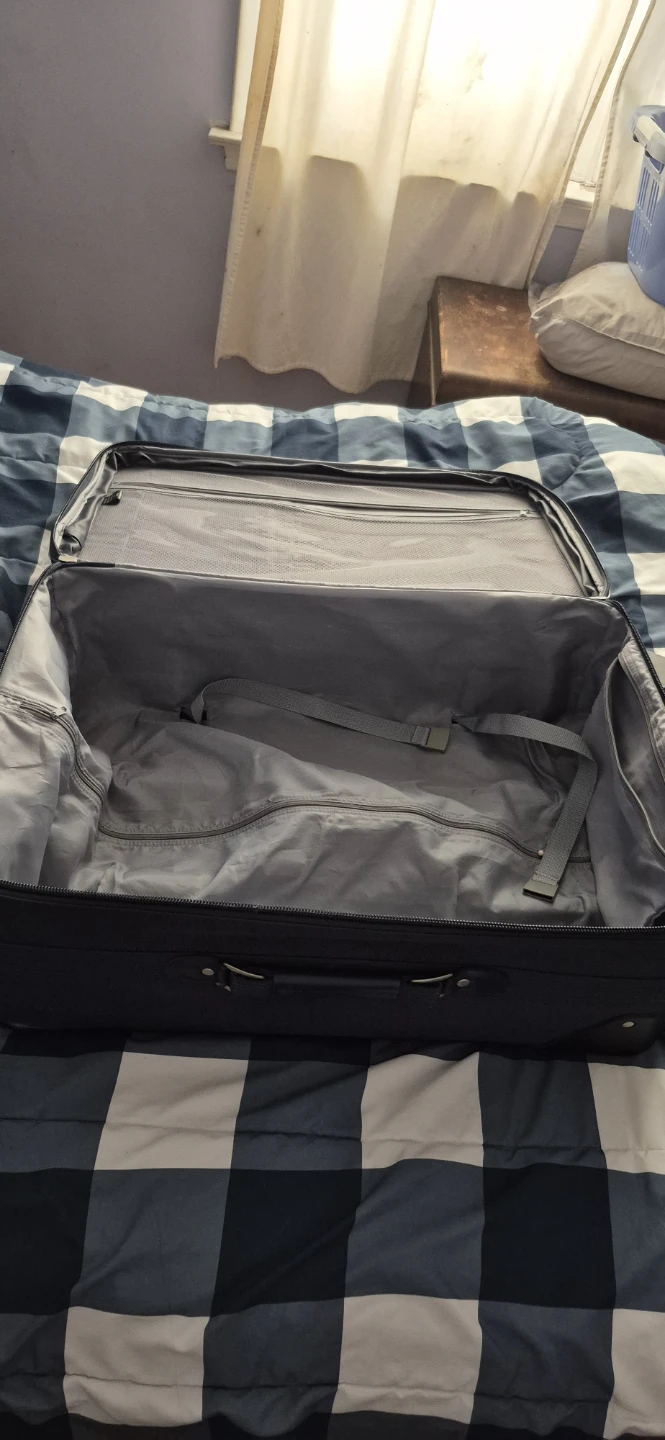 Jetliner Rolling Luggage & Carry-On - photo 4