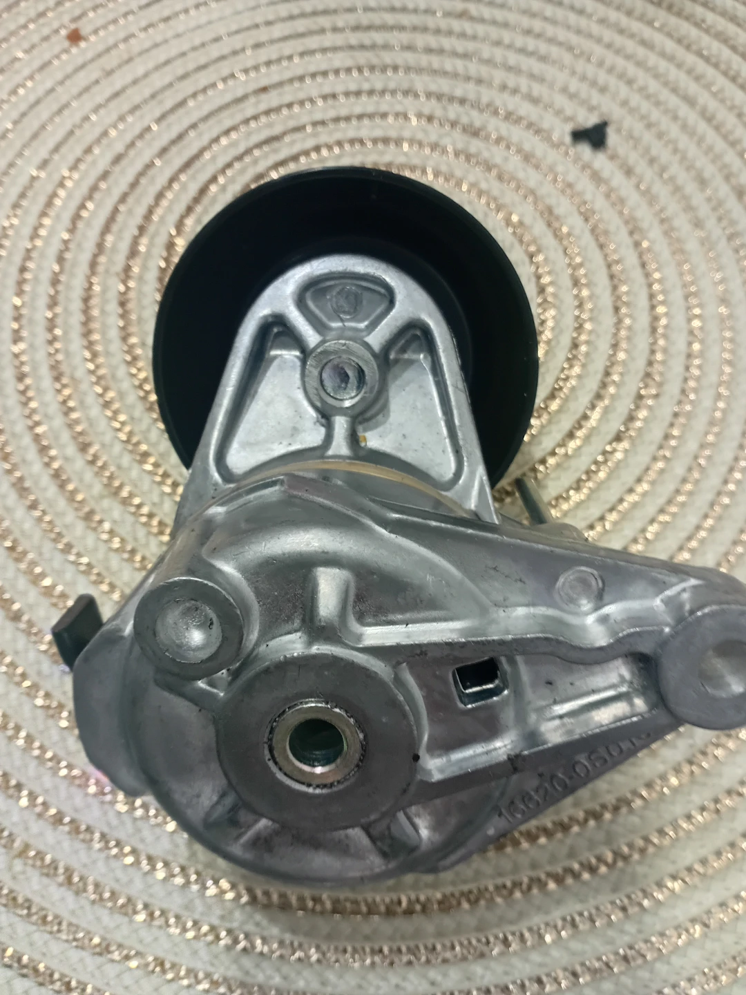 V-belt and tensioner - photo 2