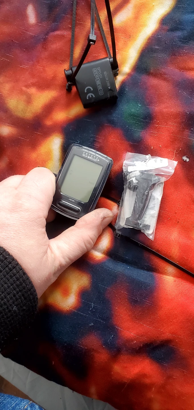 CatEye Velo+ (upgraded version with backlight) Brand new!