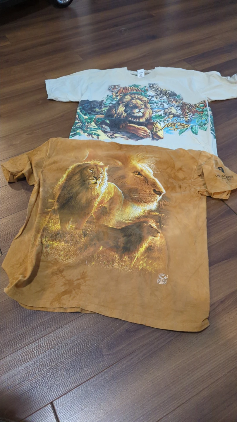 The Mountain T-Shirts (2) - Lion & Tiger Designs XL