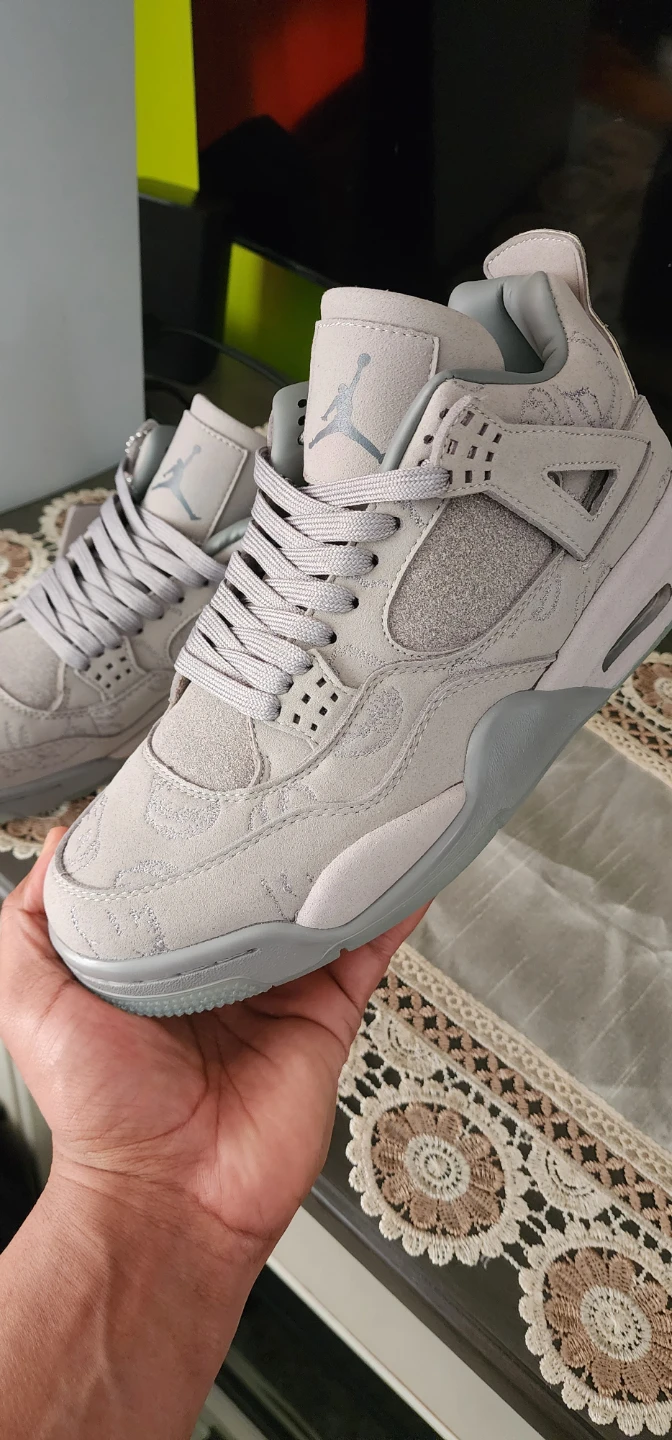 Air Jordan 4 Retro KAWS Cool Grey - photo 2
