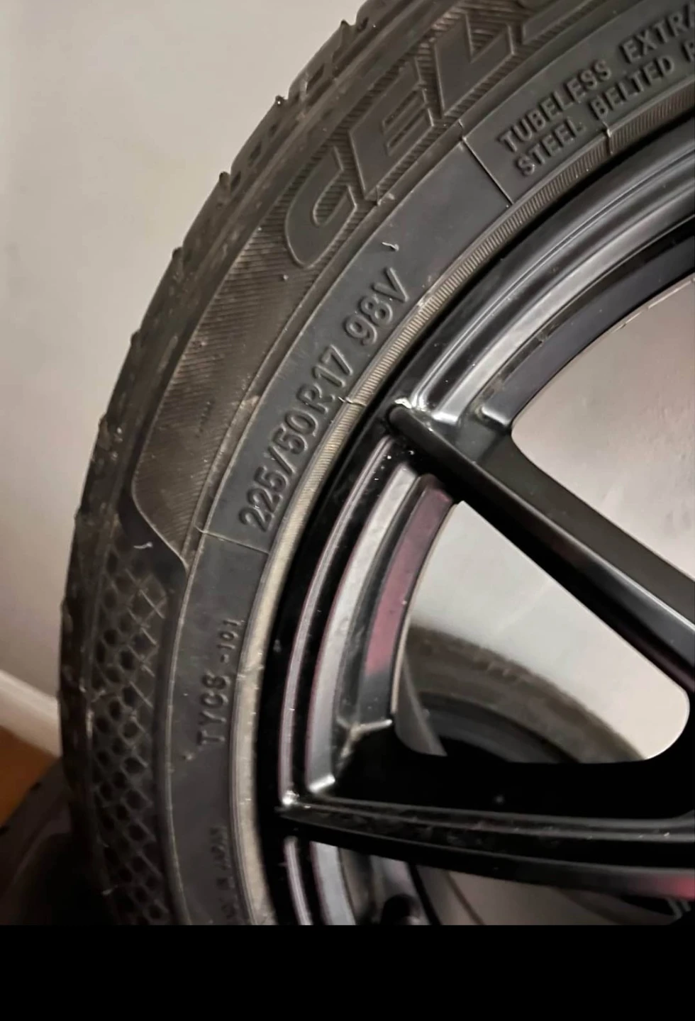 225/50R17 98V Tires with Black Rims - photo 2
